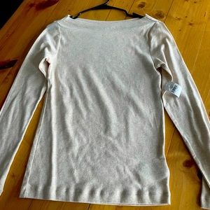 Women’s gap new with tags large shirt